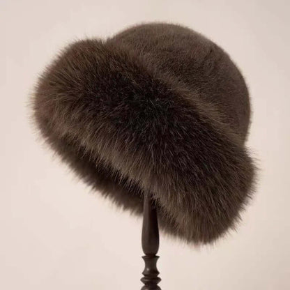 Élégant chapeau d'hiver en fourrure luxueuse pour femmes