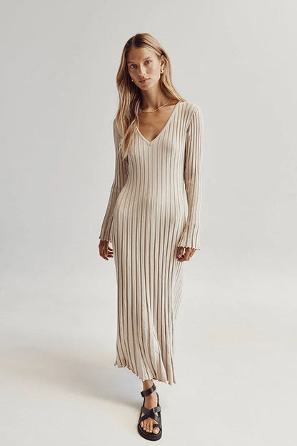Robe midi en Maille Yasmin avec col et Manches en V - Chloé® Paris